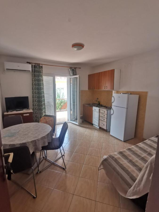 Emily Apartment Биоград на Мору Екстериор снимка