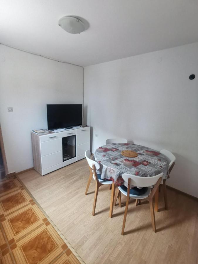 Emily Apartment Биоград на Мору Екстериор снимка